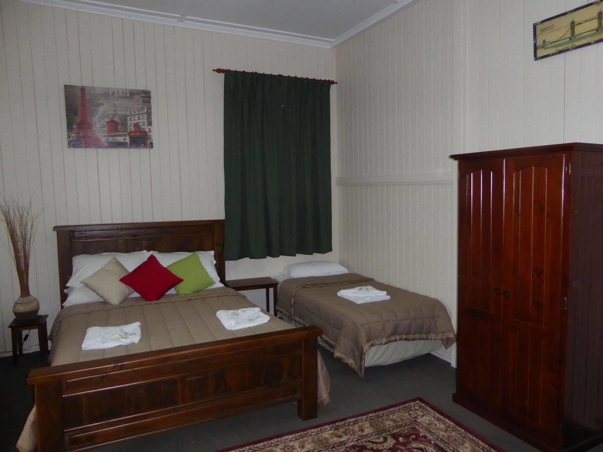 Exchange Hotel Toogoolawah Exteriör bild