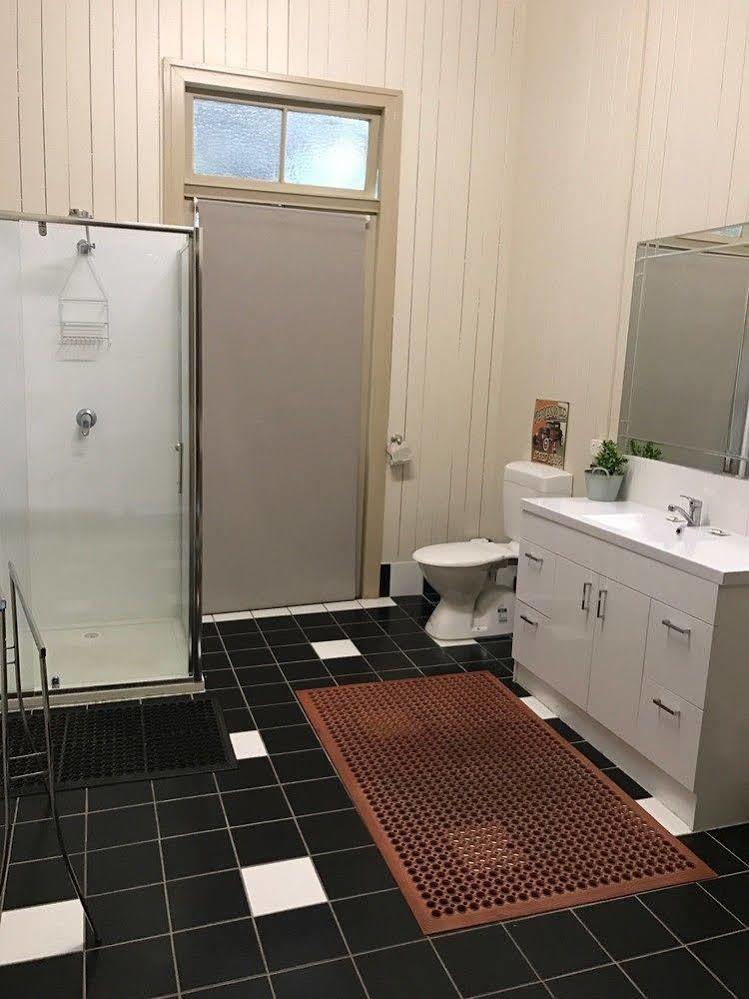 Exchange Hotel Toogoolawah Exteriör bild
